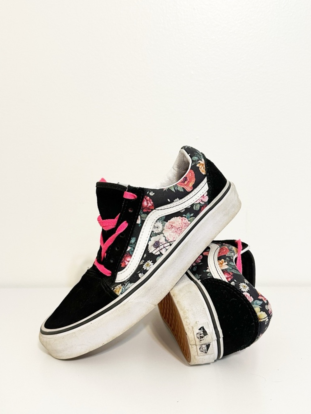 Vans Ward Low Top Canvas Sneakers Black Pink Floral Print Women’s Size 7